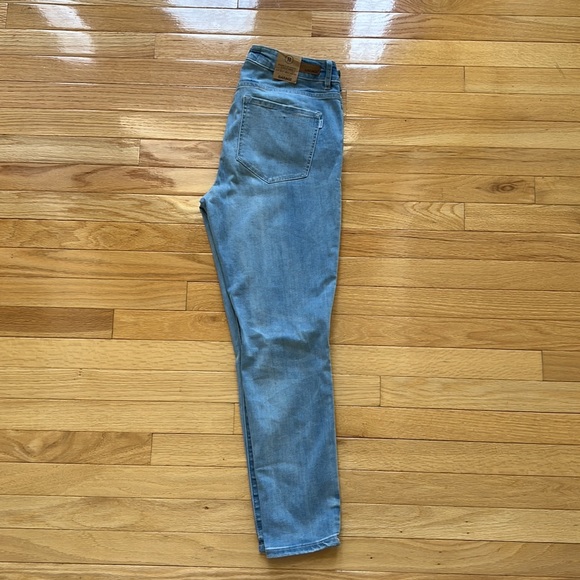 Garage Skinny Jeans. - Picture 2 of 5